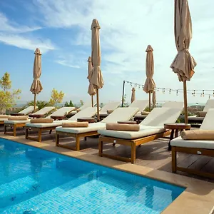 4* Hotel Longue Vie